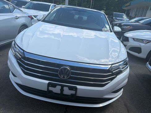 Used 2021 Volkswagen Jetta SE w/ SE Cold Weather Package FWD image 2