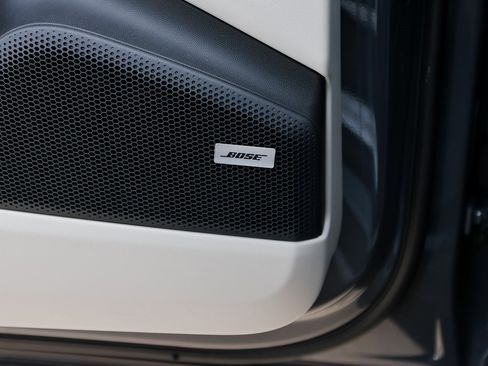 New 2025 Porsche Macan 4S Electric image 22