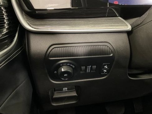 Used 2022 Jeep Wagoneer Series II w/ Rear Seat Video Group 1 AWD/4WD image 22