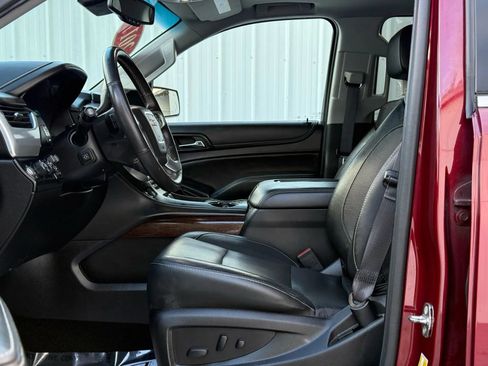 Used 2017 GMC Yukon SLT w/ Open Road Package AWD/4WD image 9