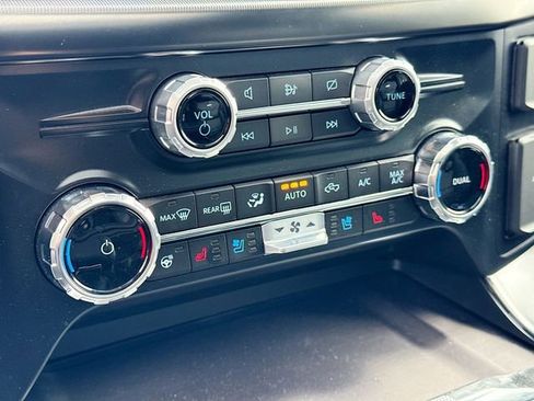 Certified 2024 Ford F150 Platinum w/ Equipment Group 702A High image 17