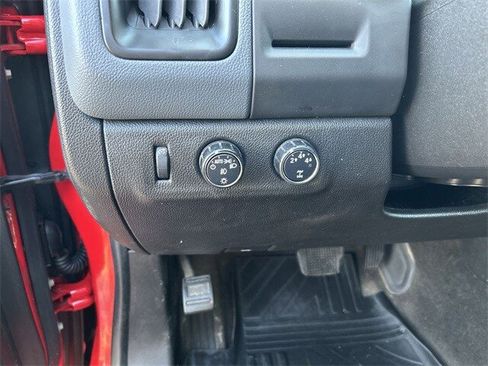 Used 2015 Chevrolet Colorado Z71 image 17