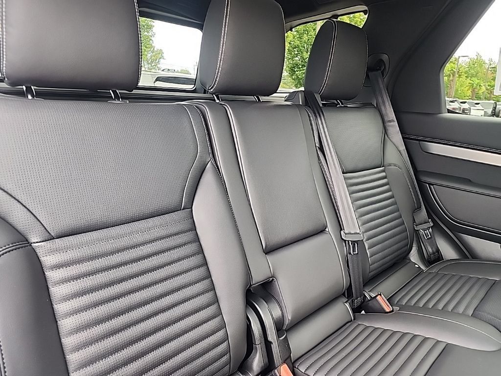New 2026 Land Rover Discovery Limited Edition AWD/4WD image 18