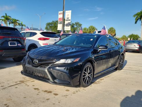Used 2023 Toyota Camry SE FWD image 6