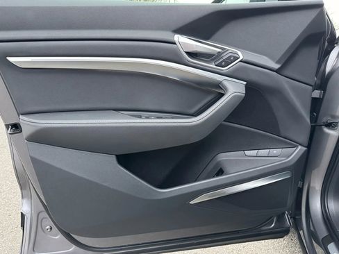 Used 2021 Audi e-tron Premium Plus w/ Premium Plus Package image 42