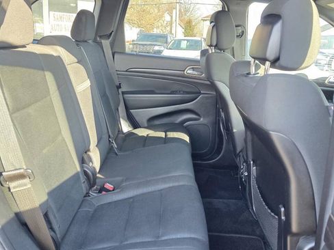 Used 2014 Jeep Grand Cherokee Laredo w/ Quick Order Package 23E AWD/4WD image 17