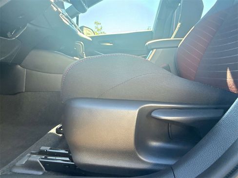 Used 2025 Toyota Corolla SE image 11