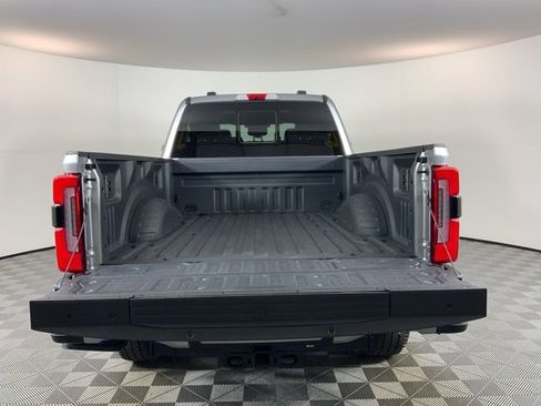 Used 2024 Ford F350 Platinum w/ FX4 Off-Road Package image 7