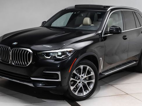 Used 2022 BMW X5 xDrive40i w/ Premium Package AWD/4WD image 1