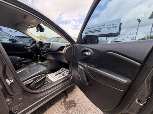 Used 2016 Jeep Cherokee Limited FWD image 24