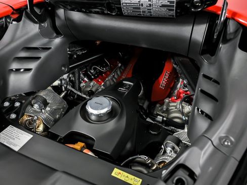 Used 2022 Ferrari SF90 Spider image 25