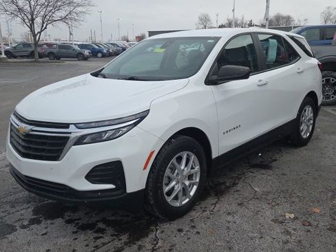 Used 2022 Chevrolet Equinox LS w/ LPO, Floor Liner Package image 11