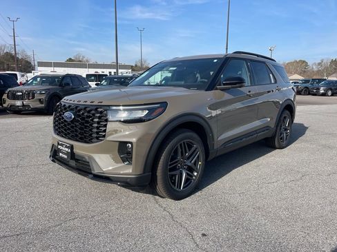 New 2026 Ford Explorer ST-Line w/ ST-Line Street Pack image 2