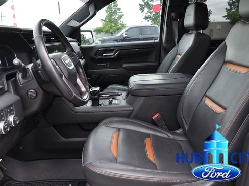 Used 2024 GMC Sierra 1500 AT4 w/ Technology Package AWD/4WD image 10