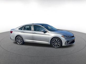 Used 2025 Volkswagen Jetta SE video 2