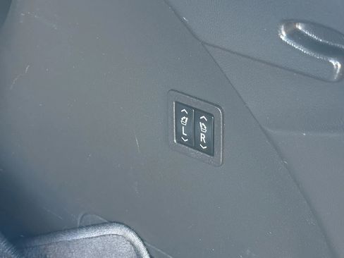 Used 2019 Buick Enclave Avenir w/ Avenir Technology Package image 20