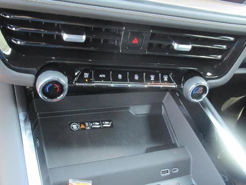 New 2025 Chevrolet Tahoe High Country image 24