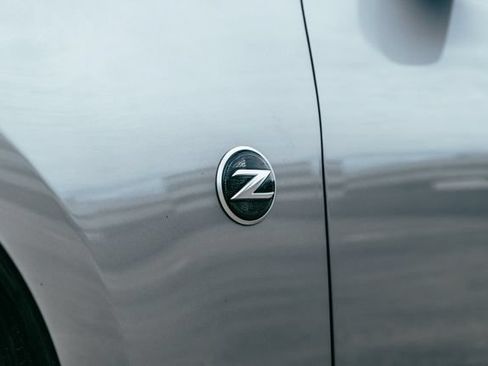 Used 2009 Nissan 370Z Touring RWD image 26