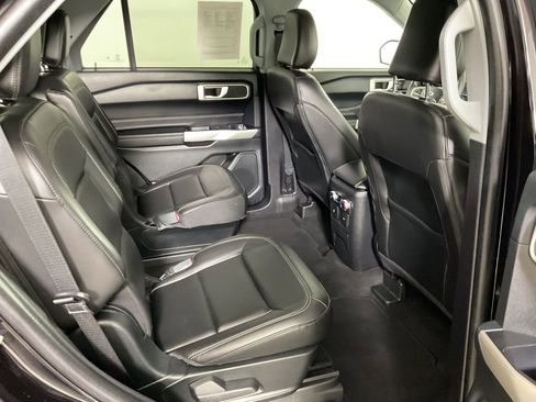 Used 2022 Ford Explorer XLT w/ Equipment Group 202A image 25