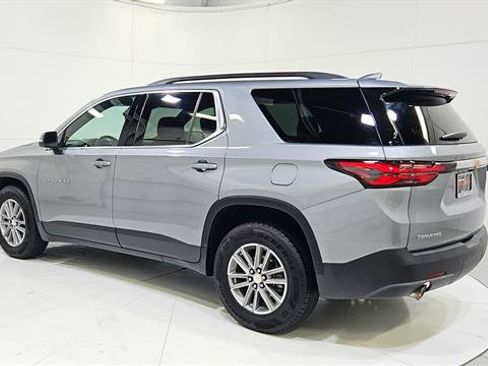 Used 2023 Chevrolet Traverse LT FWD image 6