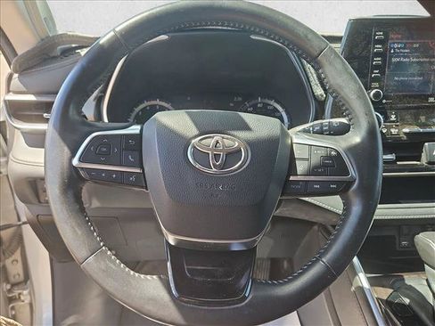 Used 2020 Toyota Highlander Limited AWD/4WD image 11