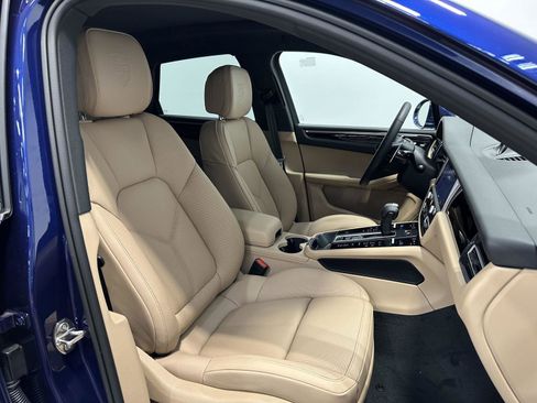 Used 2026 Porsche Macan Turbo image 42