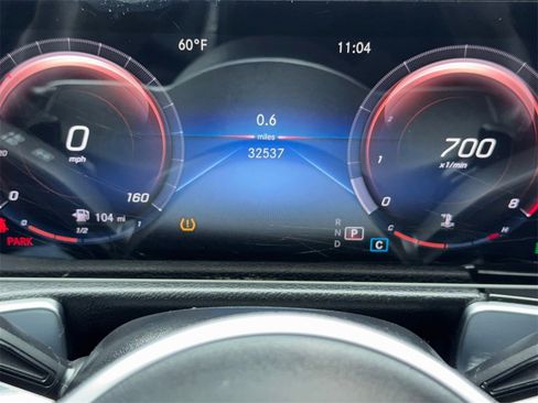 Used 2021 Mercedes-Benz GLB 250 w/ Premium Package image 16