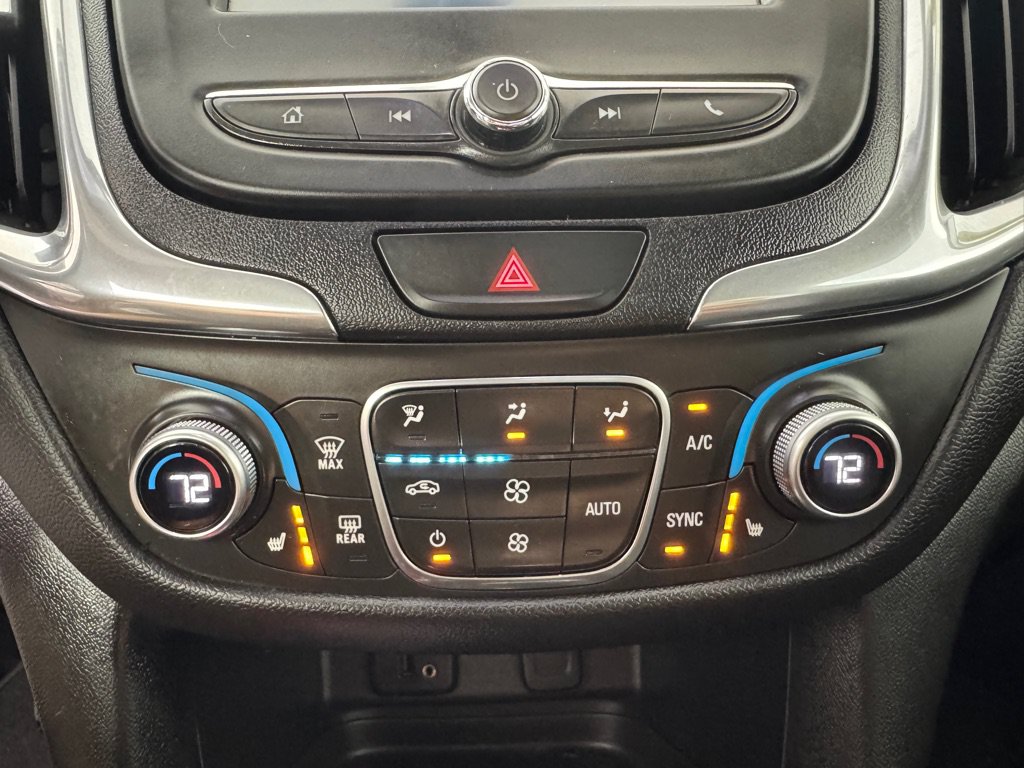 Used 2018 Chevrolet Equinox LT FWD image 16