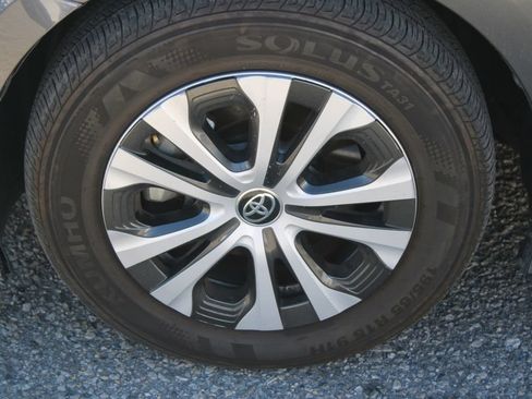 Used 2022 Toyota Prius Prime Limited FWD image 8