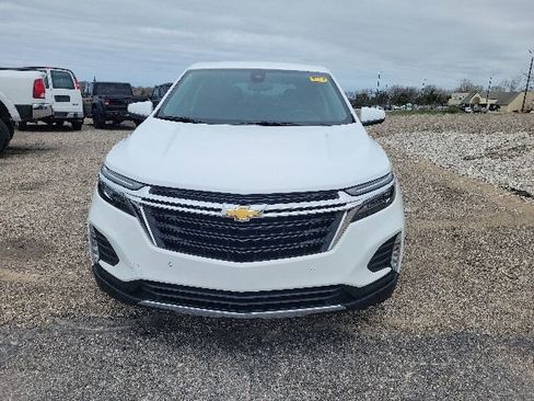 Used 2023 Chevrolet Equinox LT AWD/4WD image 2