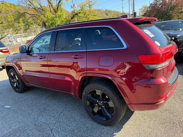 Used 2015 Jeep Grand Cherokee Altitude AWD/4WD image 3