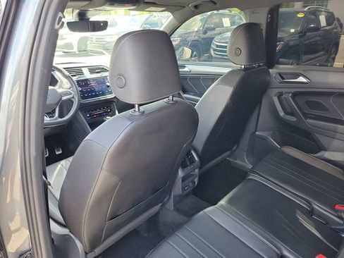 Certified 2023 Volkswagen Tiguan SE R-Line FWD image 9