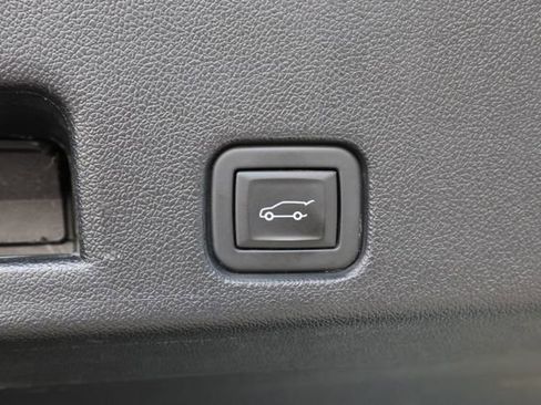 Used 2024 Chevrolet Traverse LT AWD/4WD image 31