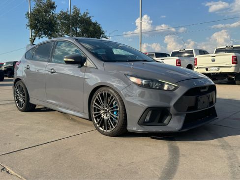 Used 2017 Ford Focus RS AWD/4WD image 5