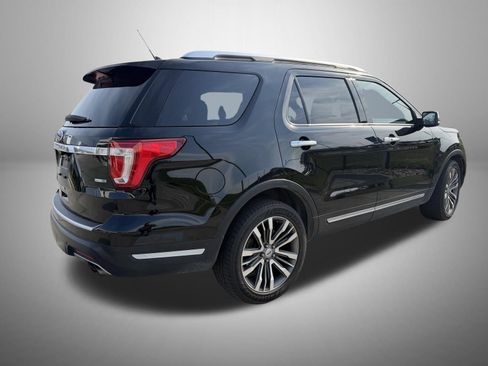 Used 2018 Ford Explorer Platinum AWD/4WD image 3