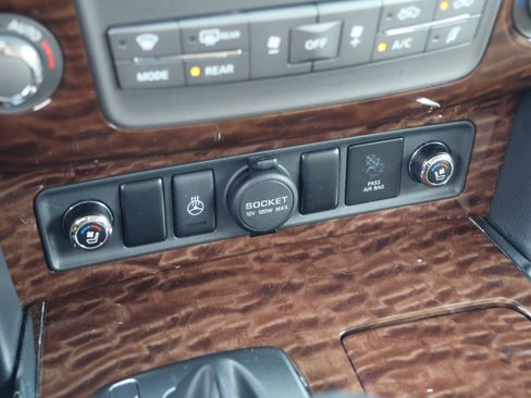 Used 2017 Nissan Armada Platinum w/ Captain Seat Package AWD/4WD image 28