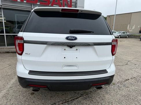 Used 2018 Ford Explorer XLT w/ Equipment Group 202A FWD image 7