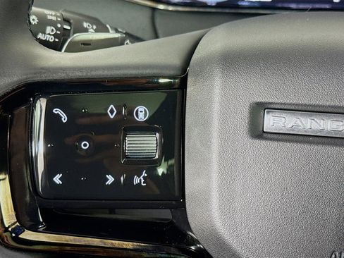 Used 2024 Land Rover Range Rover Evoque Dynamic SE image 13