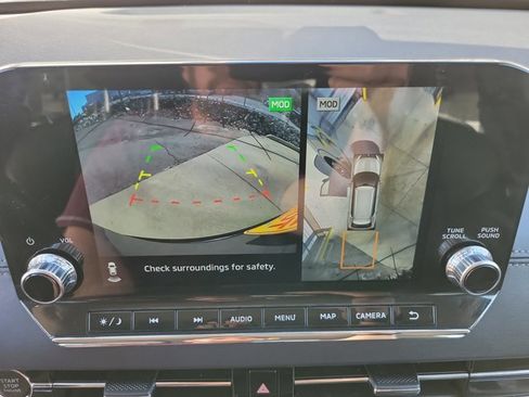 Used 2024 Mitsubishi Outlander SE image 16