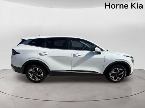 Used 2023 Kia Sportage LX FWD image 3