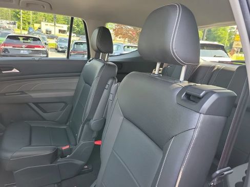 Certified 2021 Volkswagen Atlas SE w/ Panoramic Sunroof Package FWD image 12