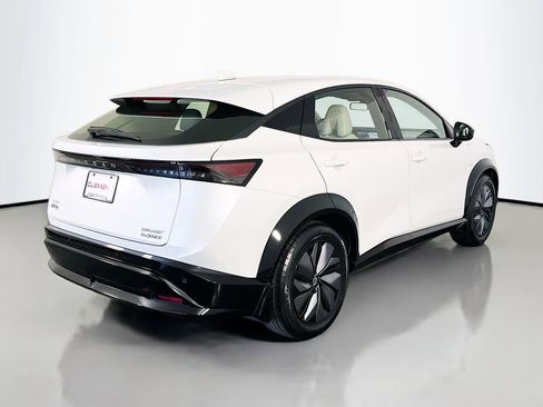 Used 2023 Nissan Ariya AWD image 7