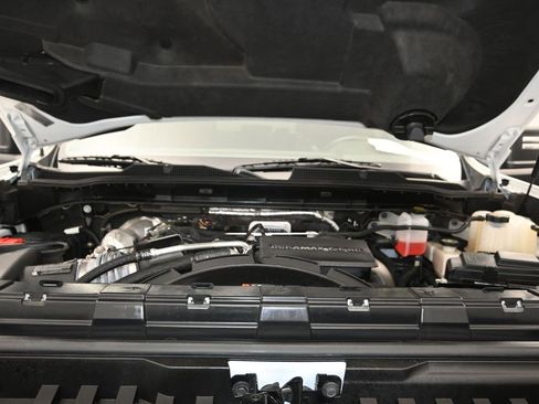 Used 2024 Chevrolet Silverado 2500 LT image 28