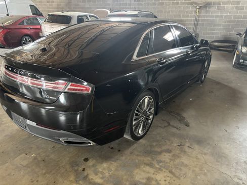 Used 2013 Lincoln MKZ image 4