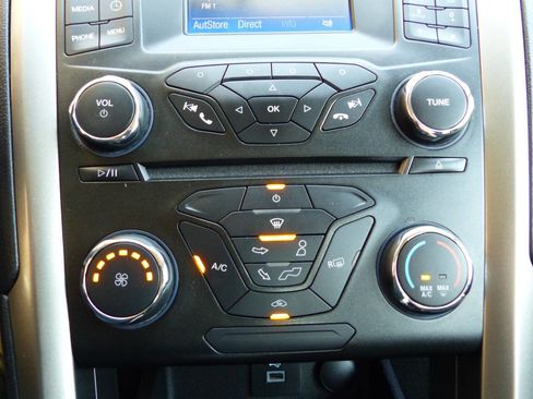 Used 2017 Ford Fusion SE image 43