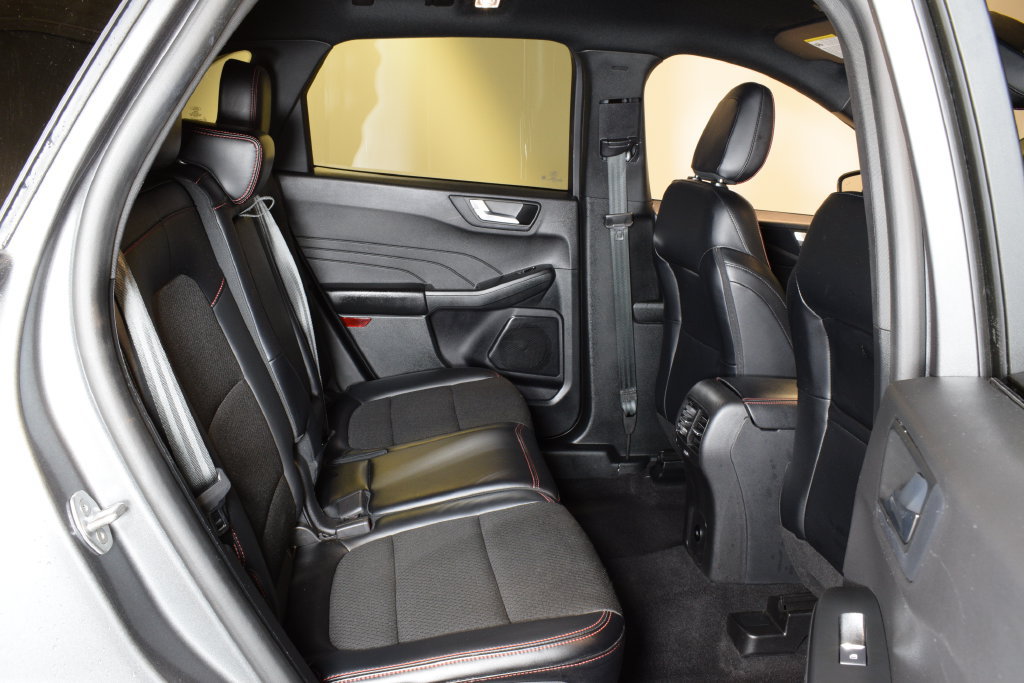 Used 2025 Ford Escape ST-Line Select AWD/4WD image 29