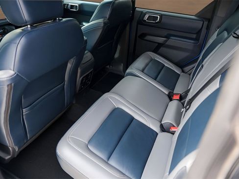 Used 2024 Ford Bronco Outer Banks image 26