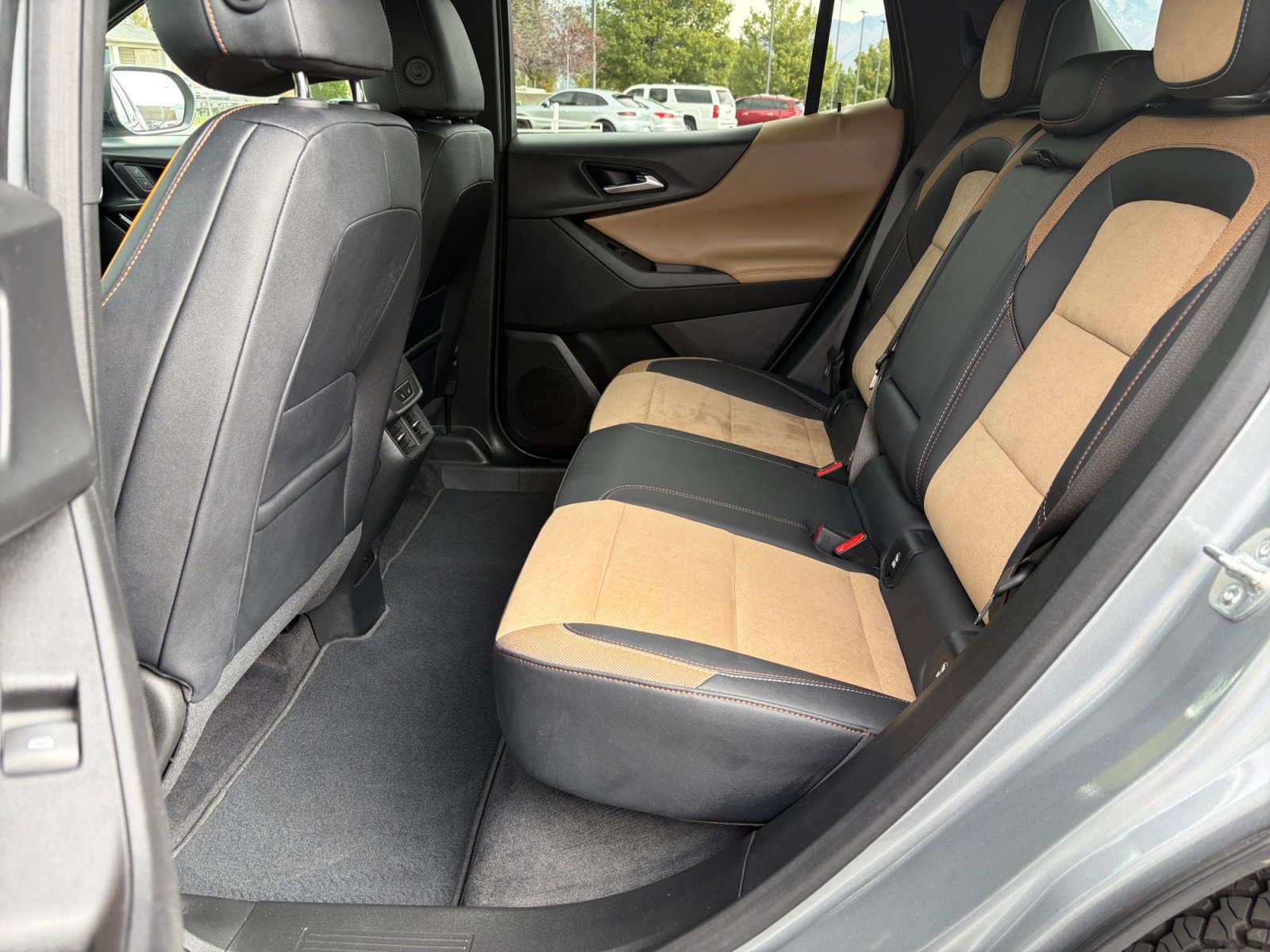 Used 2025 Chevrolet Equinox ACTIV w/ Safety and Technology Package AWD/4WD image 23