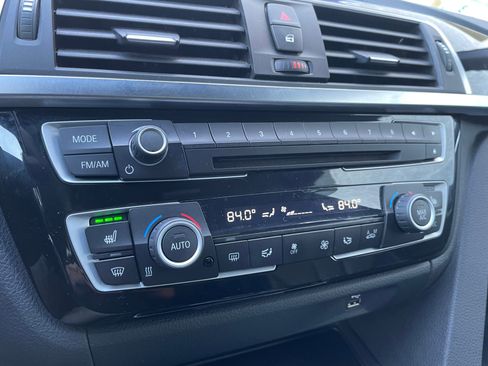 Used 2018 BMW M4 Convertible RWD image 19