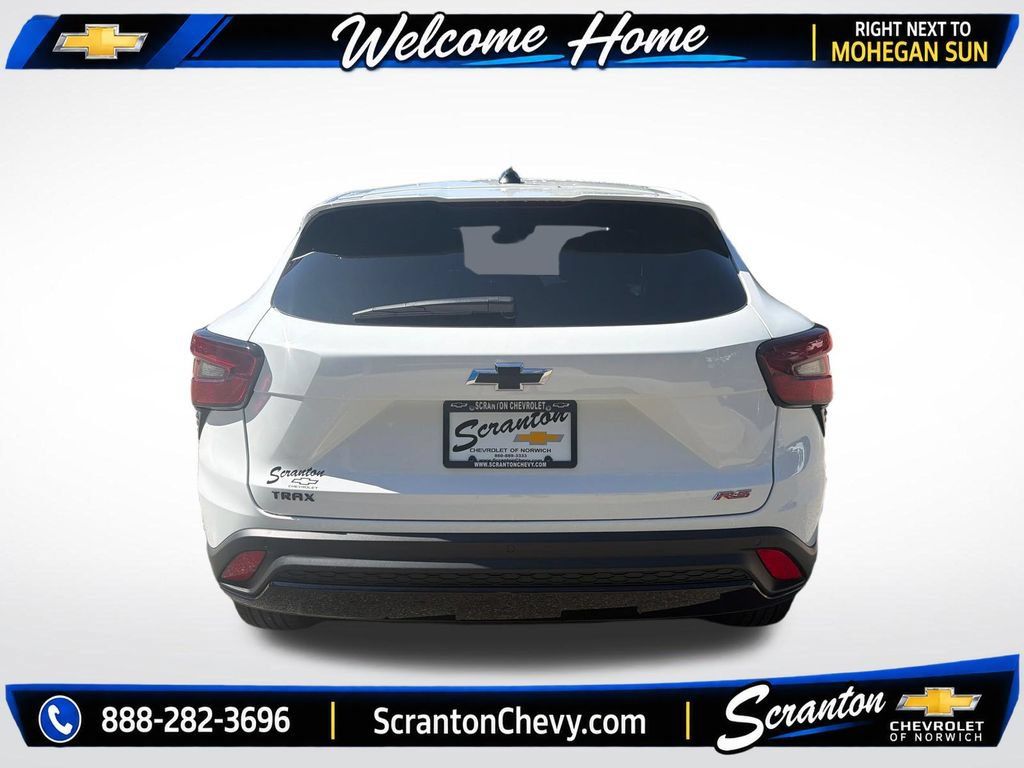 Certified 2026 Chevrolet Trax RS w/ Driver Confidence Package FWD image 4